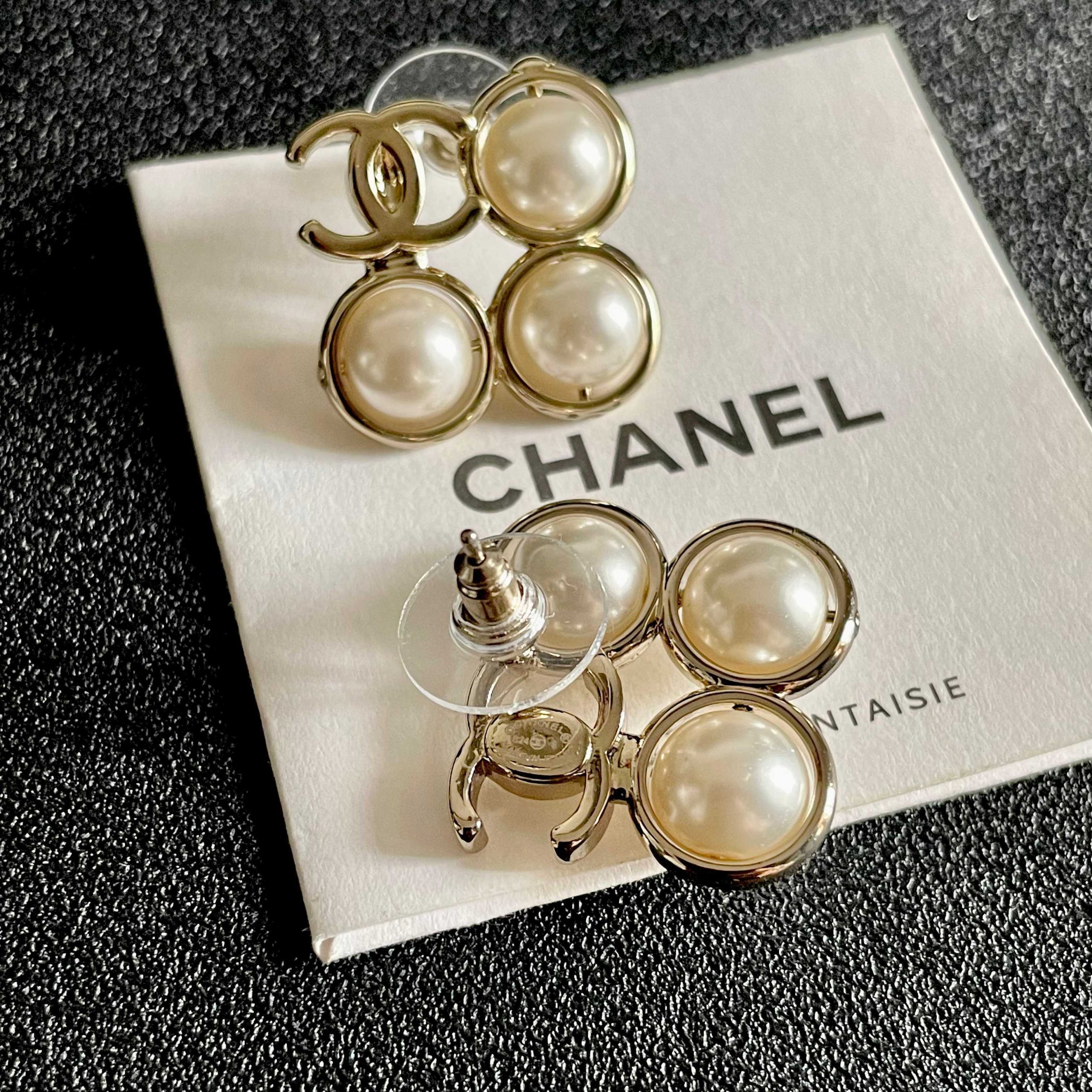 Chanel A貨白珍珠圓形耳環 雙C點綴設計 典雅立體造型| 9 Chanel A貨白珍珠圓形耳環 雙C點綴設計 典雅立體造型