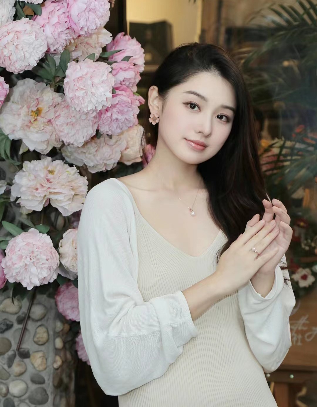 Chanel 原單粉色琺瑯花朵耳環 水鑽雙C點綴 清新少女感造型飾品| 9 Chanel 原單粉色琺瑯花朵耳環 水鑽雙C點綴 清新少女感造型飾品