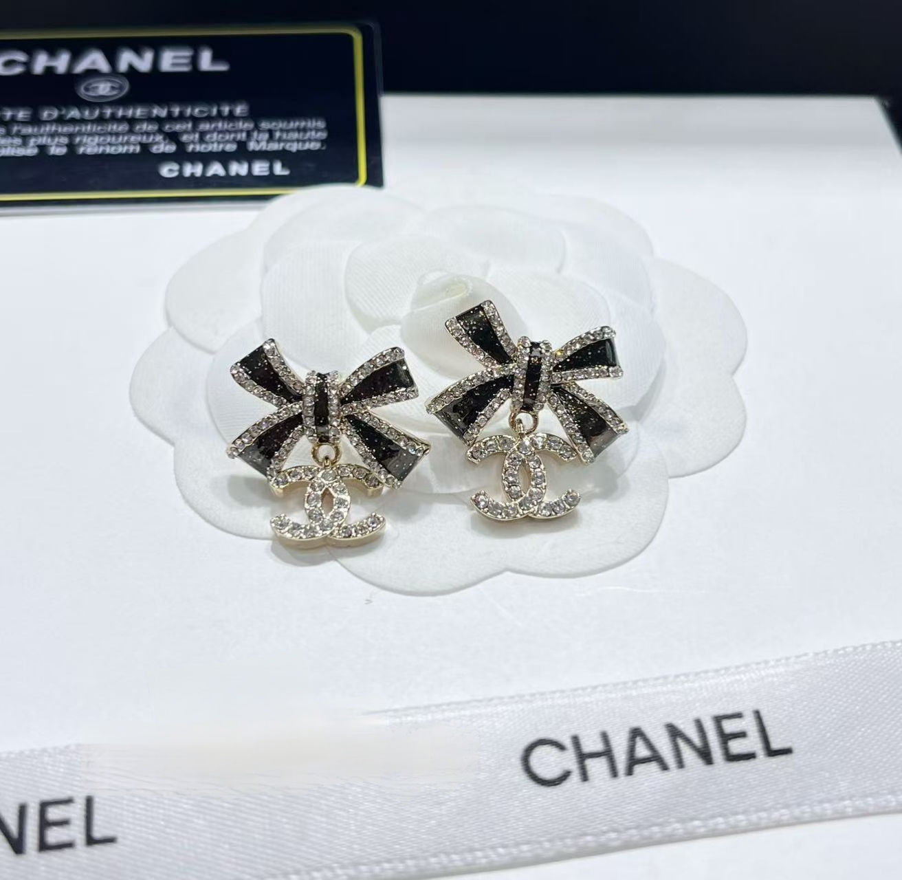 Chanel 高仿黑蝴蝶結雙C耳環 水鑽立體造型 女士典雅甜美風飾品