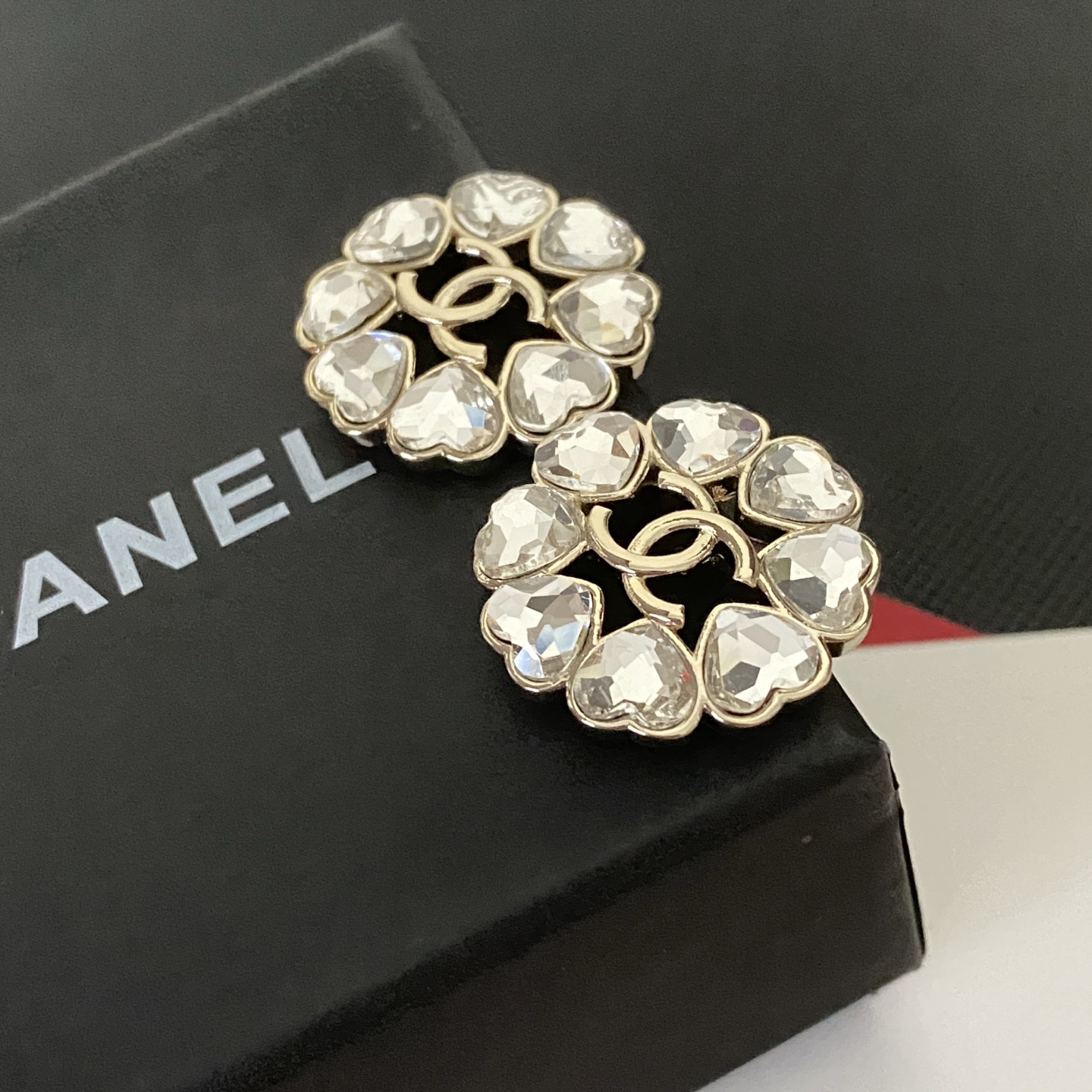 Chanel A貨心形水晶耳環 雙C排飾設計 浪漫造型精品飾品| 12 Chanel A貨心形水晶耳環 雙C排飾設計 浪漫造型精品飾品