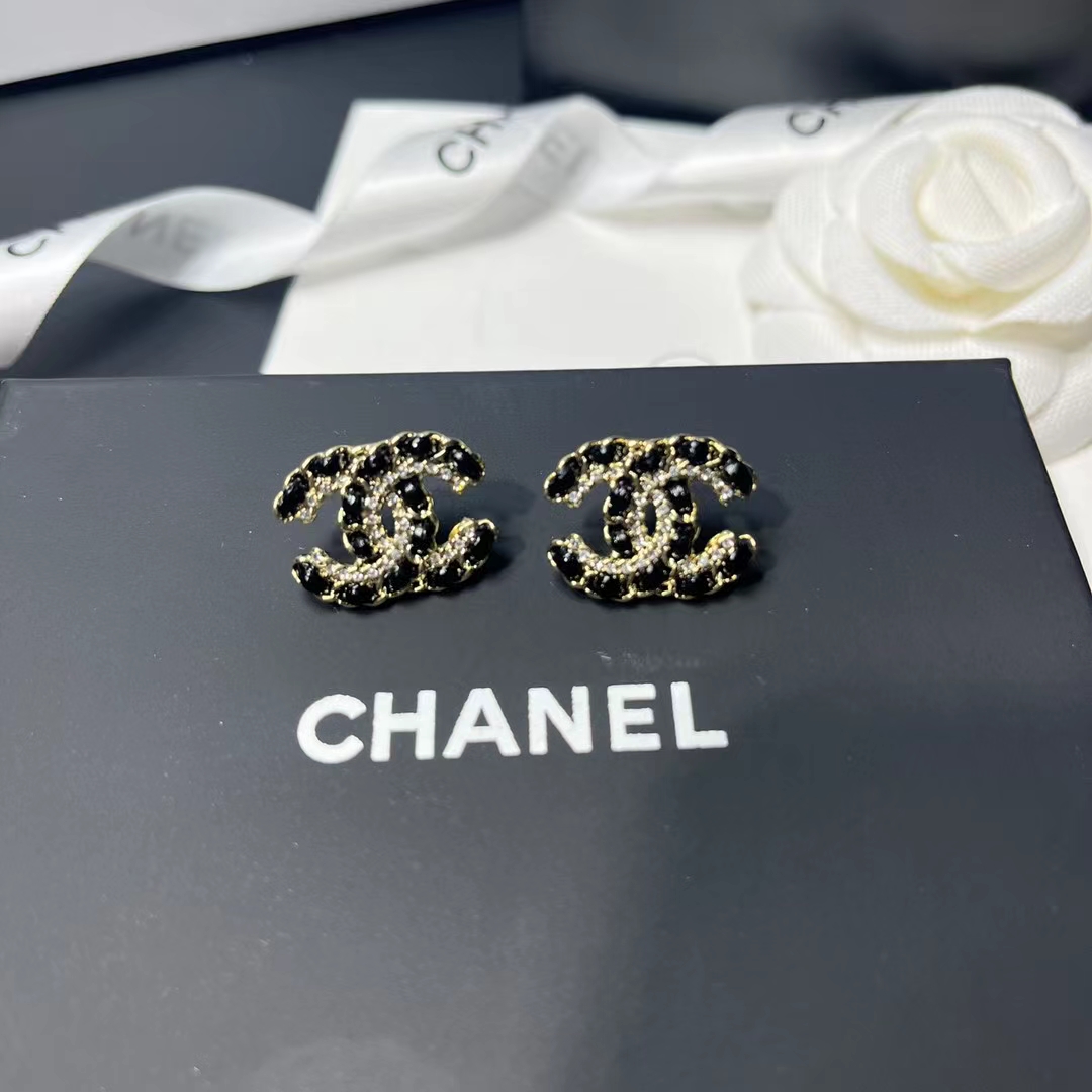Chanel 一比一花瓣水鑽雙C耳環 閃耀立體設計 女士精緻飾品| 9 Chanel 一比一花瓣水鑽雙C耳環 閃耀立體設計 女士精緻飾品