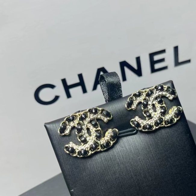 Chanel 一比一花瓣水鑽雙C耳環 閃耀立體設計 女士精緻飾品| 7 Chanel 一比一花瓣水鑽雙C耳環 閃耀立體設計 女士精緻飾品