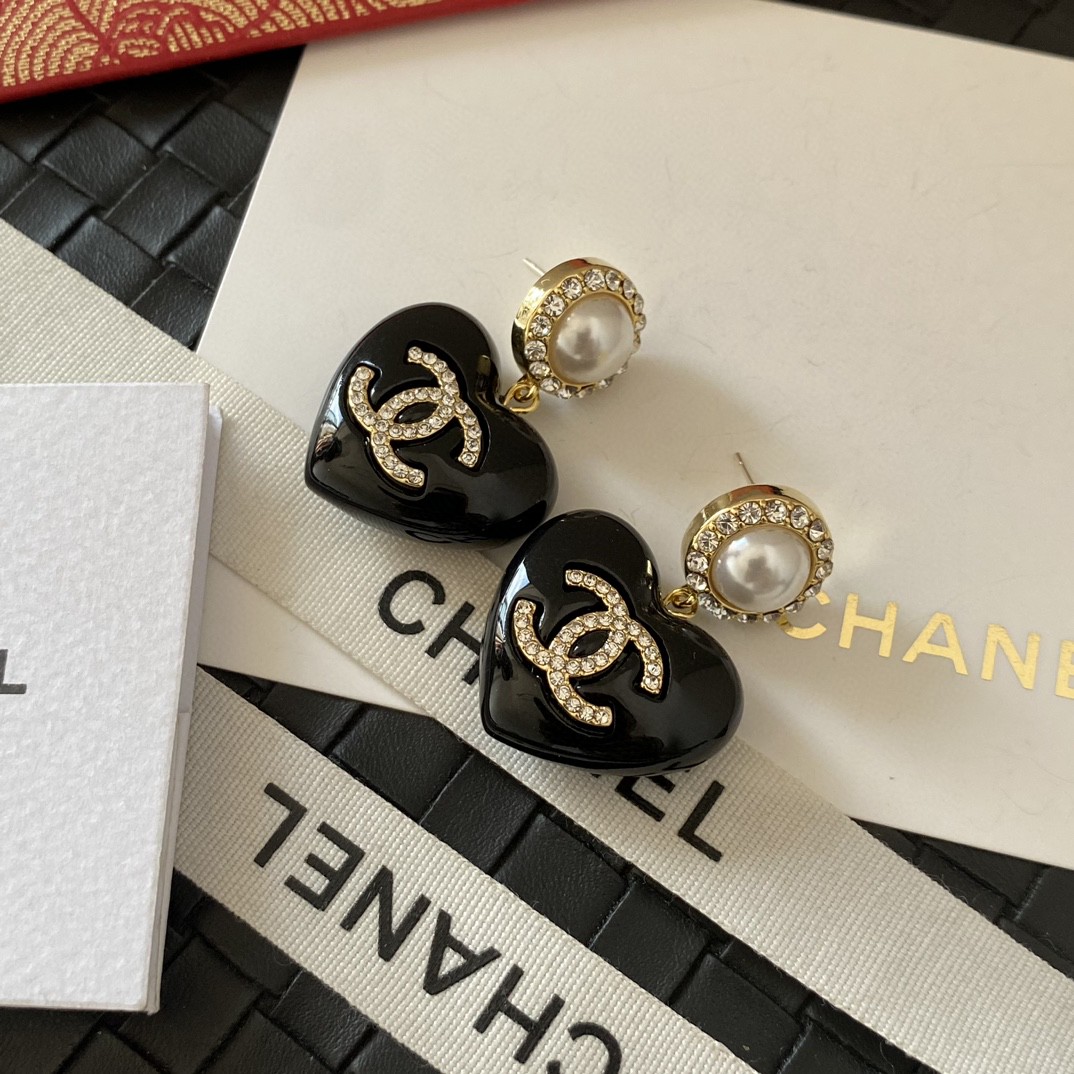 Chanel 高仿雙C珍珠耳環 優雅簡約短針設計 百搭實穿款