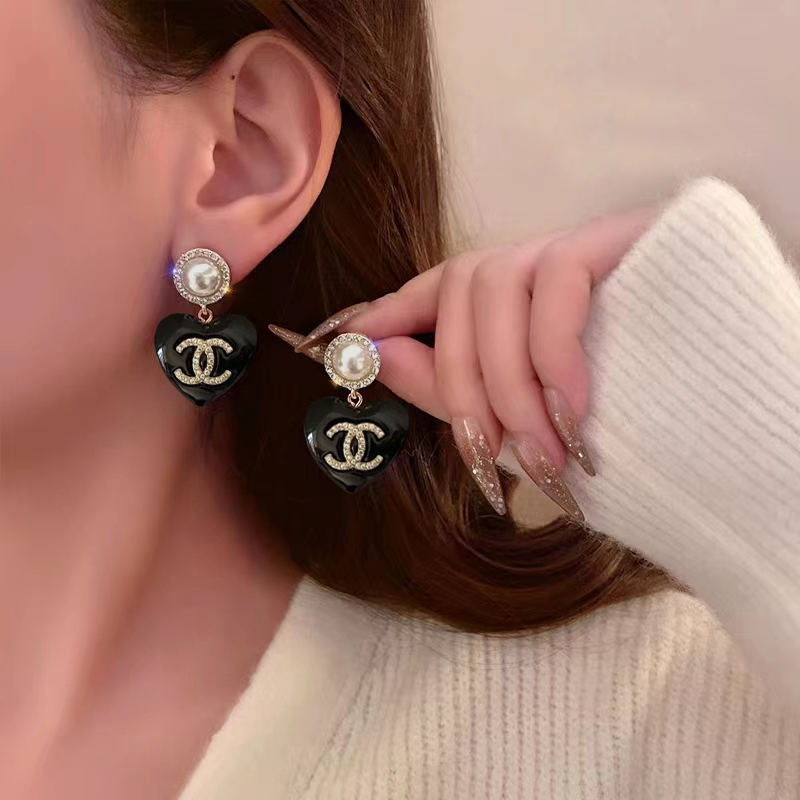Chanel 高仿雙C珍珠耳環 優雅簡約短針設計 百搭實穿款| 14 Chanel 高仿雙C珍珠耳環 優雅簡約短針設計 百搭實穿款