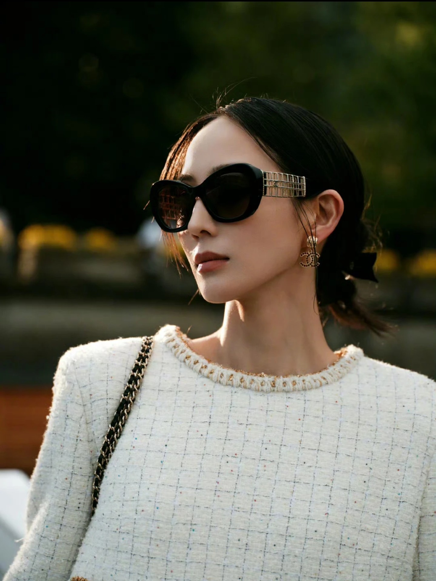 Chanel 高仿黑鑽金屬雙C耳環 經典圓環造型沉穩時尚款| 11 Chanel 高仿黑鑽金屬雙C耳環 經典圓環造型沉穩時尚款