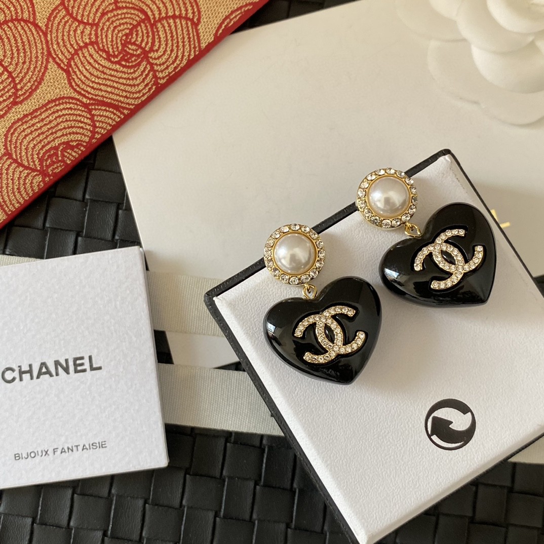 Chanel 高仿雙C珍珠耳環 優雅簡約短針設計 百搭實穿款| 13 Chanel 高仿雙C珍珠耳環 優雅簡約短針設計 百搭實穿款