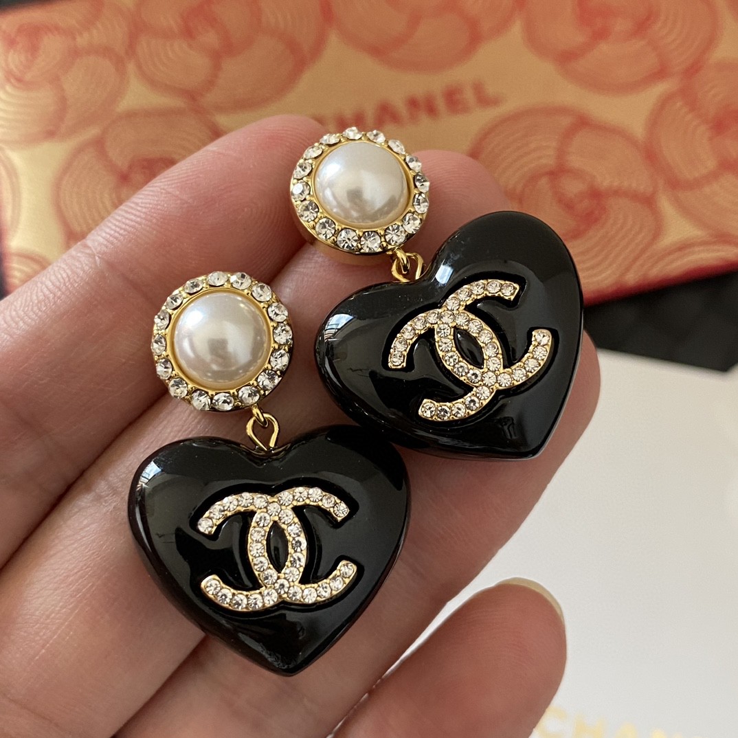 Chanel 高仿雙C珍珠耳環 優雅簡約短針設計 百搭實穿款| 12 Chanel 高仿雙C珍珠耳環 優雅簡約短針設計 百搭實穿款