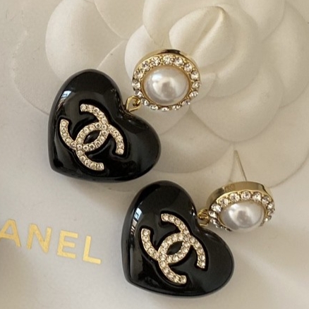 Chanel 高仿雙C珍珠耳環 優雅簡約短針設計 百搭實穿款| 9 Chanel 高仿雙C珍珠耳環 優雅簡約短針設計 百搭實穿款
