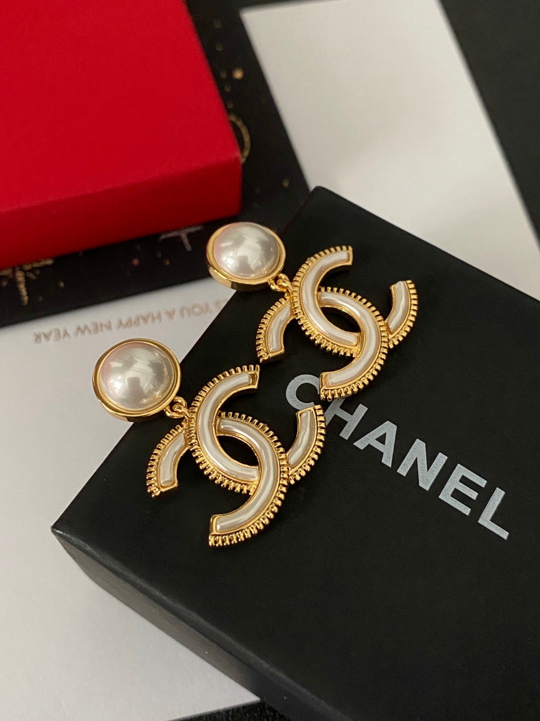 Chanel 高仿珍珠雙C耳環 無鑽簡約設計 日常百搭推薦款| 12 Chanel 高仿珍珠雙C耳環 無鑽簡約設計 日常百搭推薦款