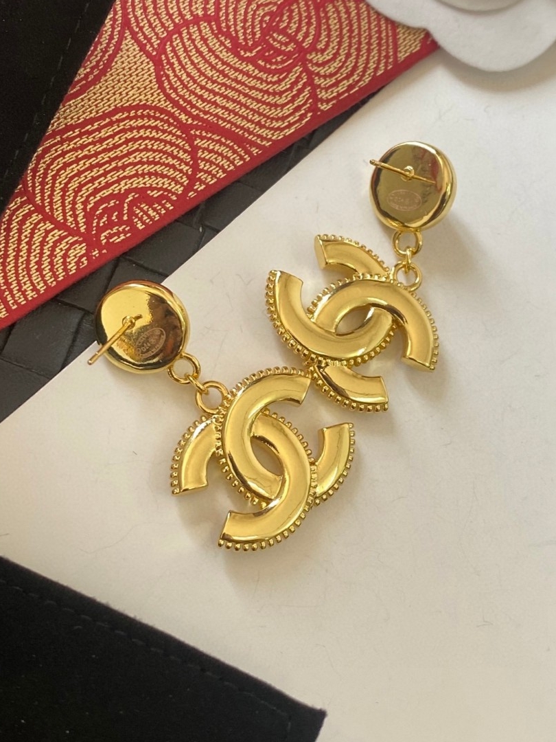 Chanel 高仿珍珠雙C耳環 無鑽簡約設計 日常百搭推薦款| 11 Chanel 高仿珍珠雙C耳環 無鑽簡約設計 日常百搭推薦款