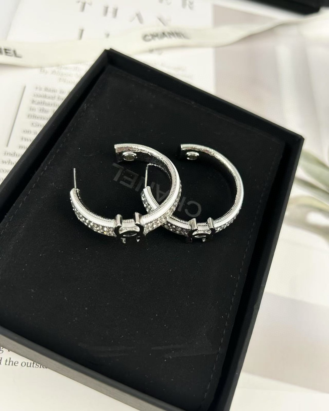 Chanel 高仿寬版雙C環形耳環 銀鑽亮面造型 大氣精品飾品| 7 Chanel 高仿寬版雙C環形耳環 銀鑽亮面造型 大氣精品飾品