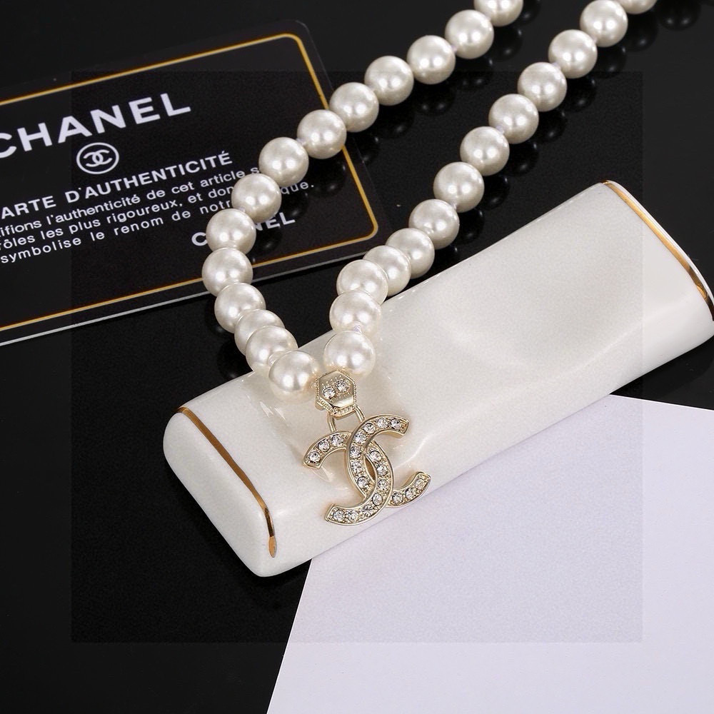 Chanel一比一珍珠項鍊雙C吊墜設計女款氣質百搭風| 13 Chanel一比一珍珠項鍊雙C吊墜設計女款氣質百搭風