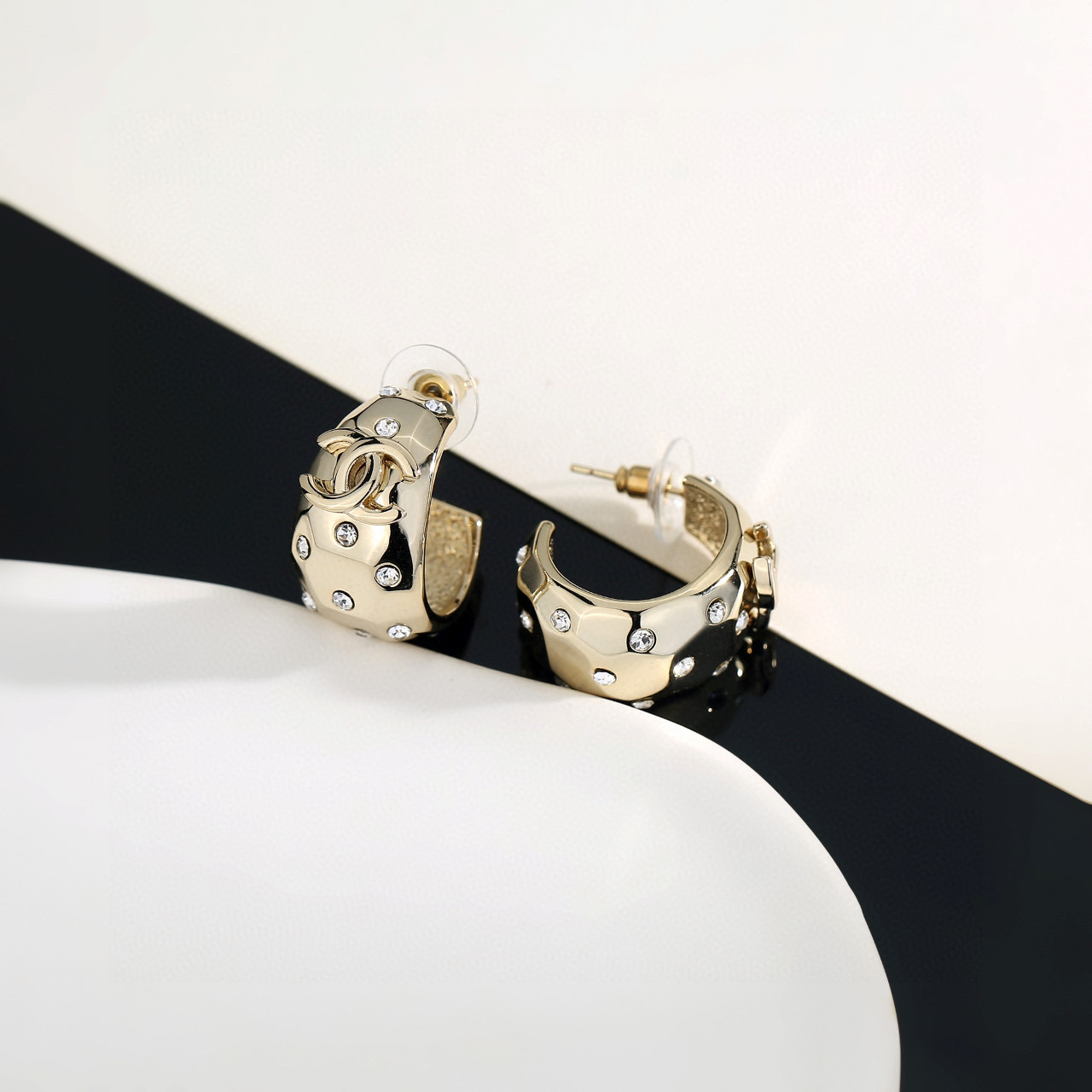 Chanel原單復古金屬耳環雙C點鑽經典造型百搭飾品| 11 Chanel原單復古金屬耳環雙C點鑽經典造型百搭飾品