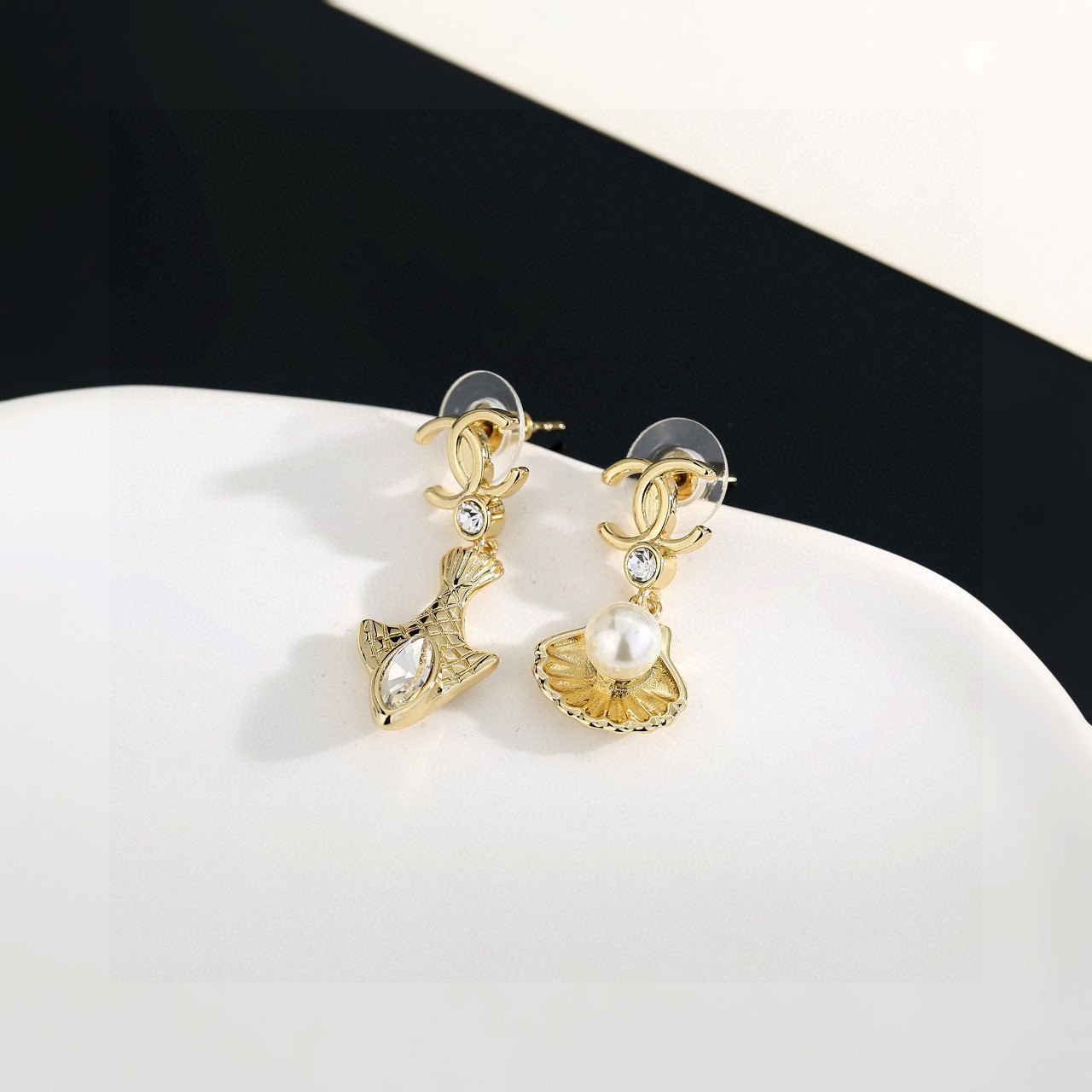 Chanel精品仿製海洋風耳環金色魚貝造型女款飾品| 13 Chanel精品仿製海洋風耳環金色魚貝造型女款飾品
