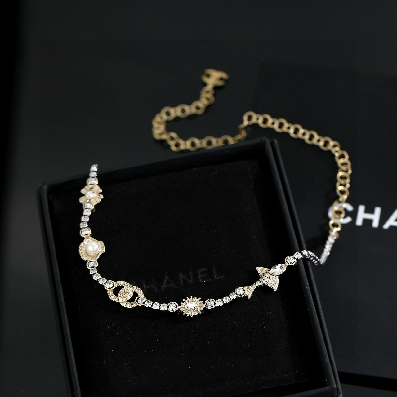 Chanel高仿短項鍊星星魚元素女款潮流風格飾品推薦| 12 Chanel高仿短項鍊星星魚元素女款潮流風格飾品推薦
