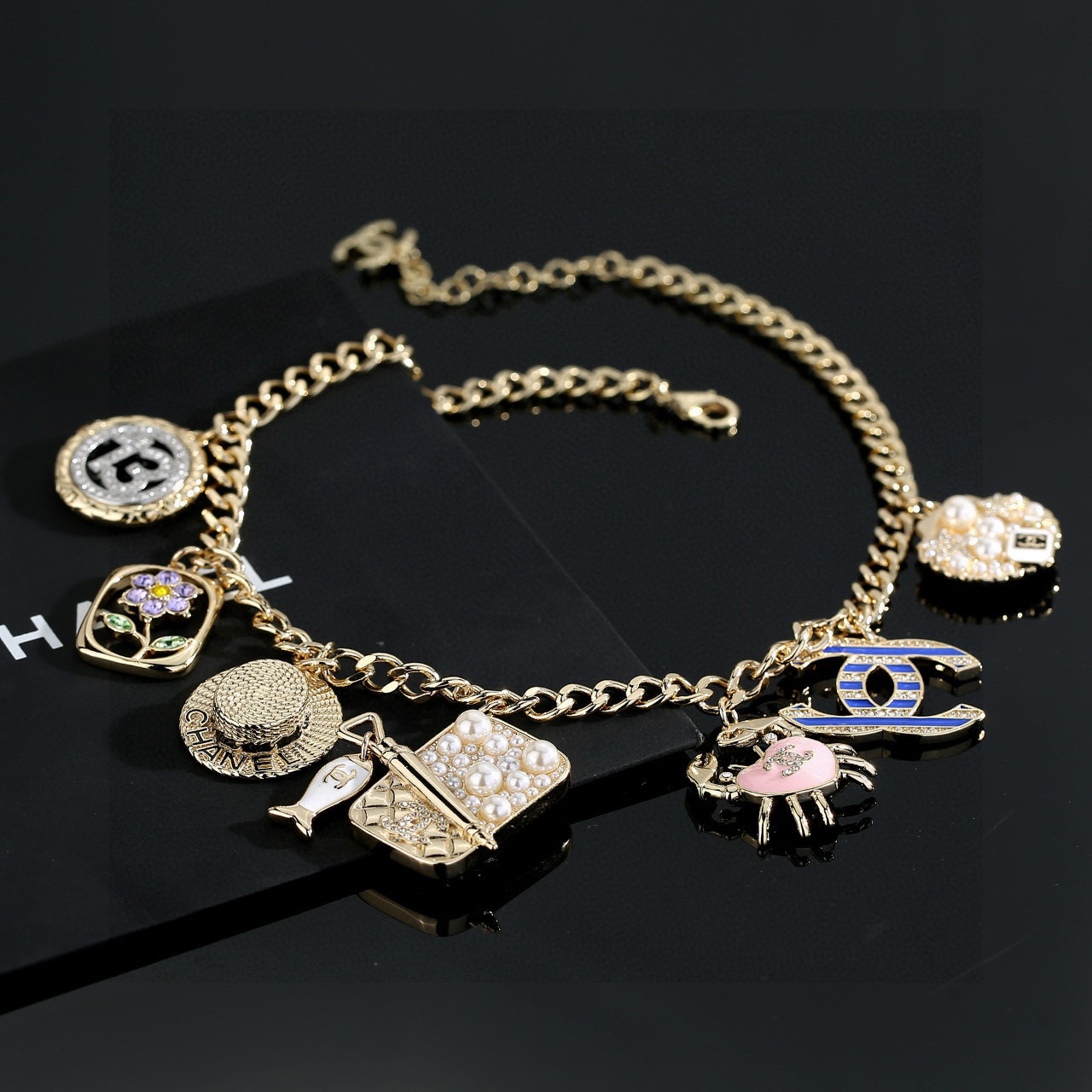 Chanel原單金鍊手鍊立體吊飾組合設計女款趣味風格飾品| 10 Chanel原單金鍊手鍊立體吊飾組合設計女款趣味風格飾品