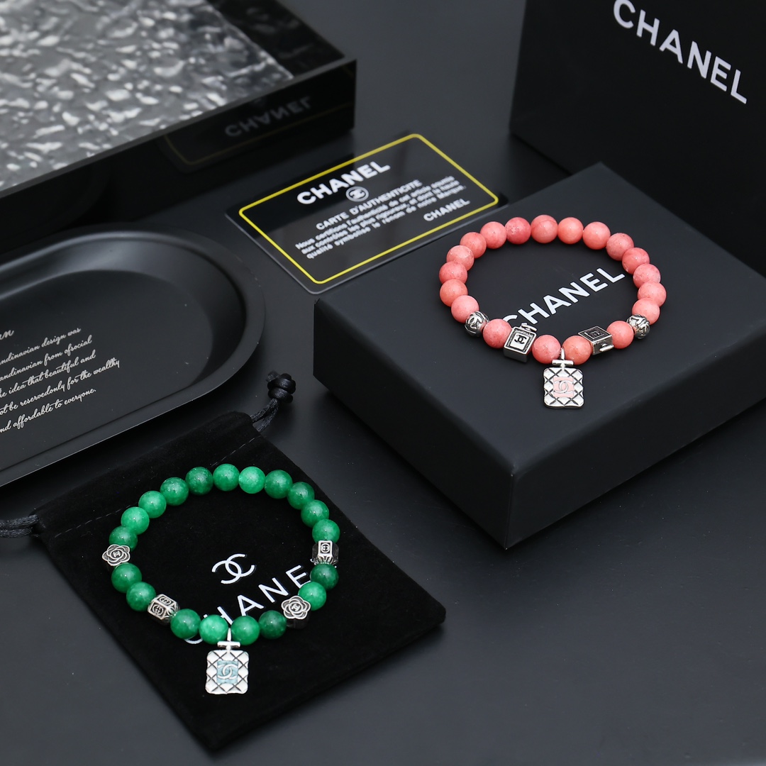 Chanel精品仿製綠晶手鍊女款立體雕刻吊飾復古感飾品| 6 Chanel精品仿製綠晶手鍊女款立體雕刻吊飾復古感飾品