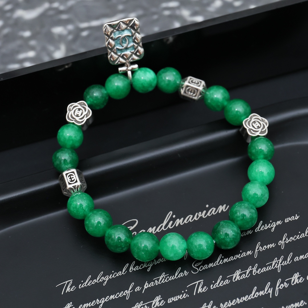 Chanel精品仿製綠晶手鍊女款立體雕刻吊飾復古感飾品