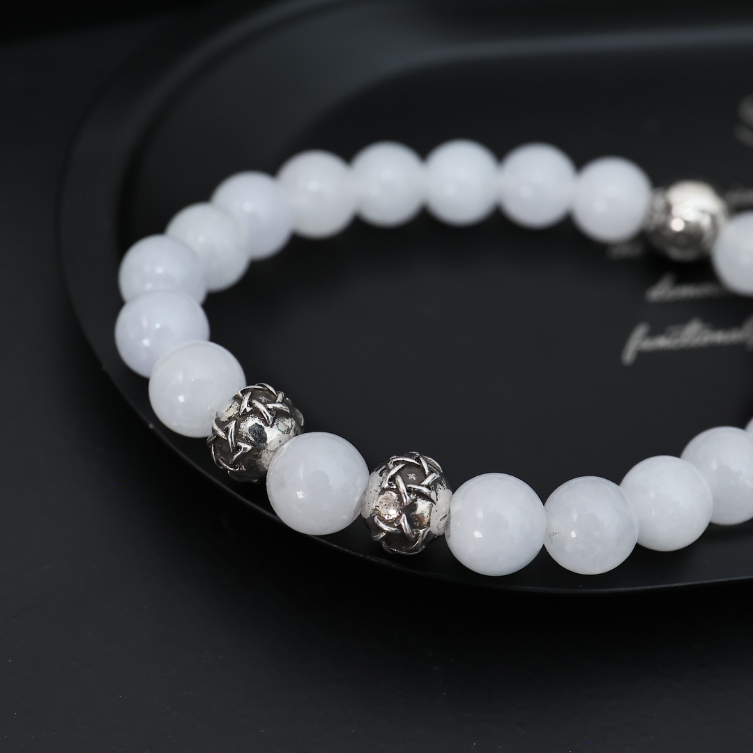 Chanel精品仿製綠晶手鍊女款立體雕刻吊飾復古感飾品| 7 Chanel精品仿製綠晶手鍊女款立體雕刻吊飾復古感飾品