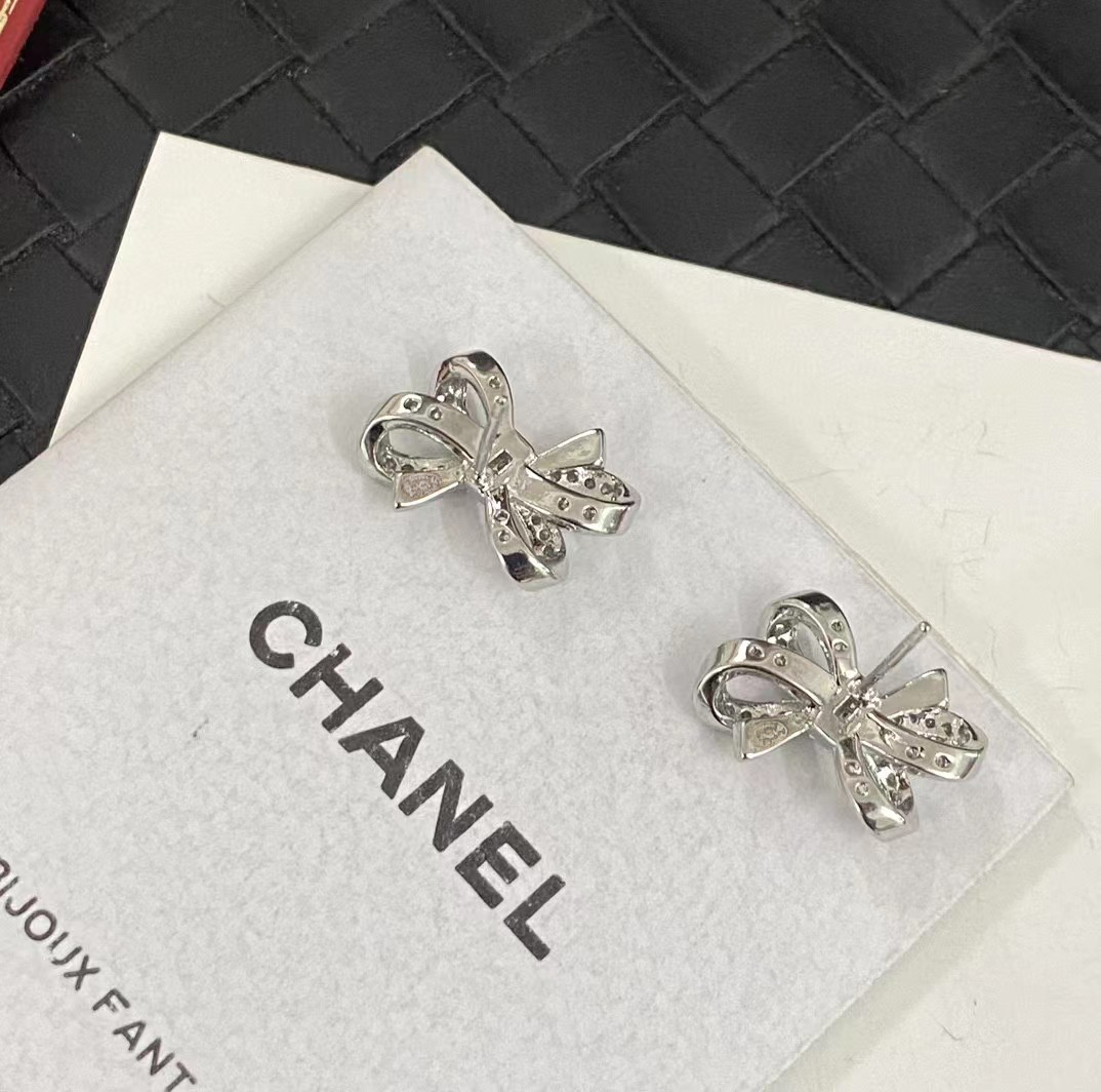 Chanel 高仿蝴蝶結耳釘 女士氣質鑲鑽小巧百搭款| 11 Chanel 高仿蝴蝶結耳釘 女士氣質鑲鑽小巧百搭款