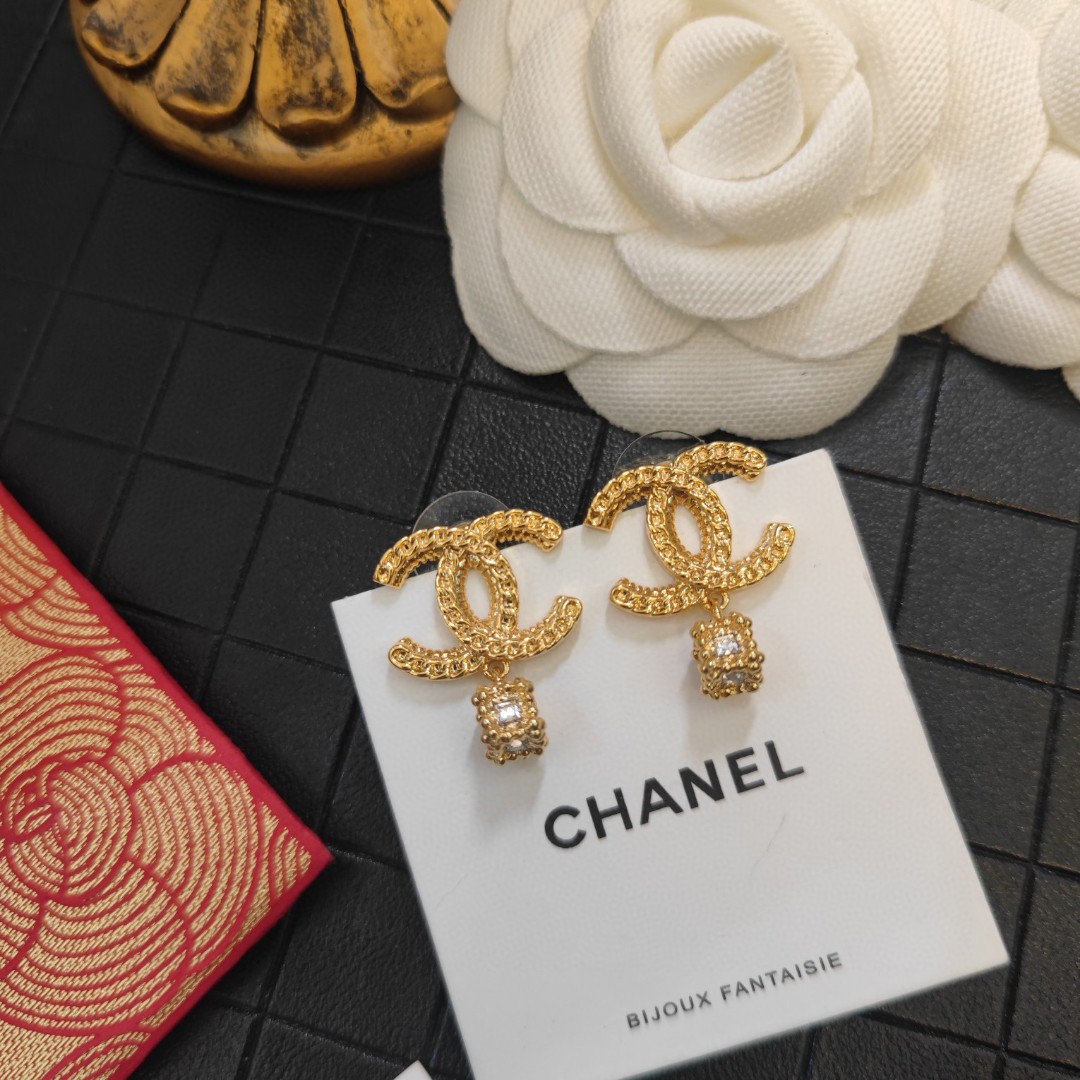 Chanel 高仿金色雙C吊墜耳環 氣質復古女款飾品| 13 Chanel 高仿金色雙C吊墜耳環 氣質復古女款飾品