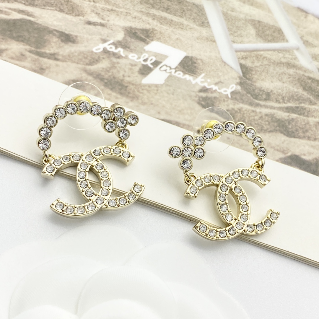 Chanel 高仿水鑽雙C耳環 女士經典金色優雅款| 14 Chanel 高仿水鑽雙C耳環 女士經典金色優雅款
