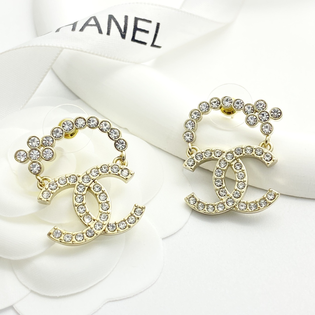 Chanel 高仿水鑽雙C耳環 女士經典金色優雅款| 13 Chanel 高仿水鑽雙C耳環 女士經典金色優雅款
