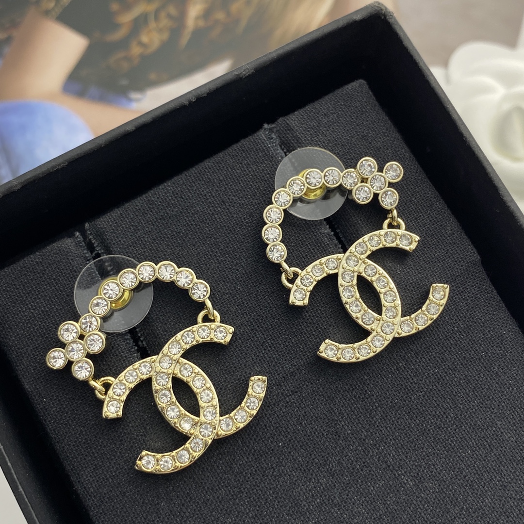 Chanel 高仿水鑽雙C耳環 女士經典金色優雅款| 12 Chanel 高仿水鑽雙C耳環 女士經典金色優雅款
