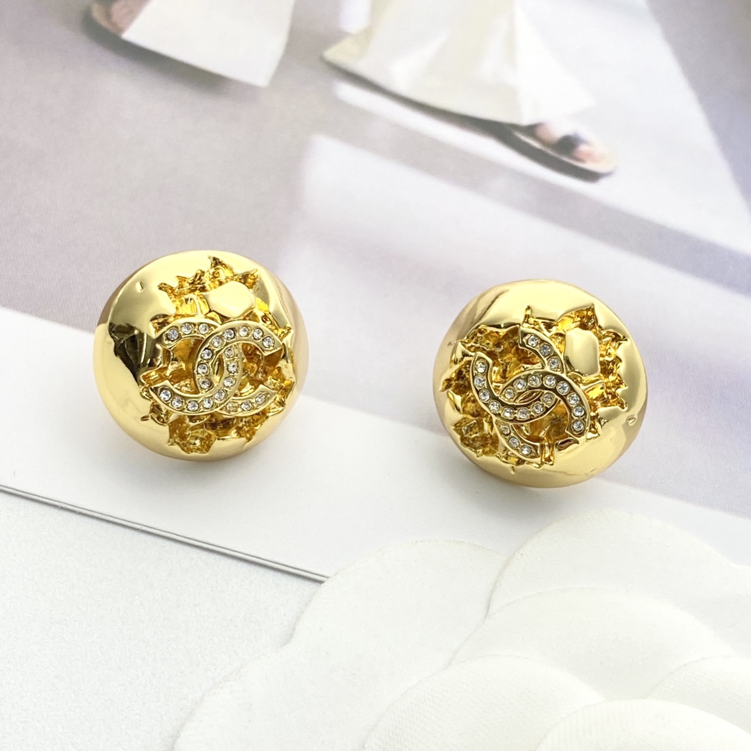Chanel 原單金色立體耳釘 雙C立體雕花圓形飾品| 14 Chanel 原單金色立體耳釘 雙C立體雕花圓形飾品