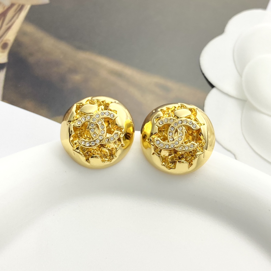 Chanel 原單金色立體耳釘 雙C立體雕花圓形飾品| 12 Chanel 原單金色立體耳釘 雙C立體雕花圓形飾品