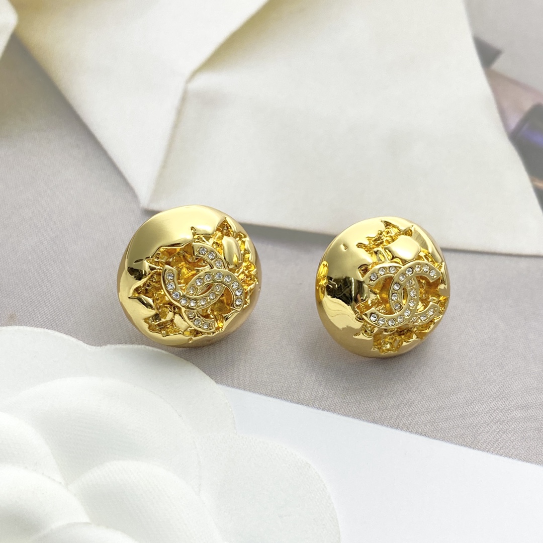 Chanel 原單金色立體耳釘 雙C立體雕花圓形飾品| 11 Chanel 原單金色立體耳釘 雙C立體雕花圓形飾品