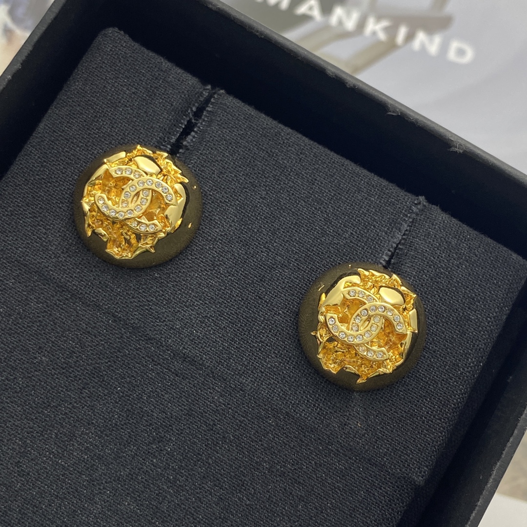Chanel 原單金色立體耳釘 雙C立體雕花圓形飾品| 9 Chanel 原單金色立體耳釘 雙C立體雕花圓形飾品