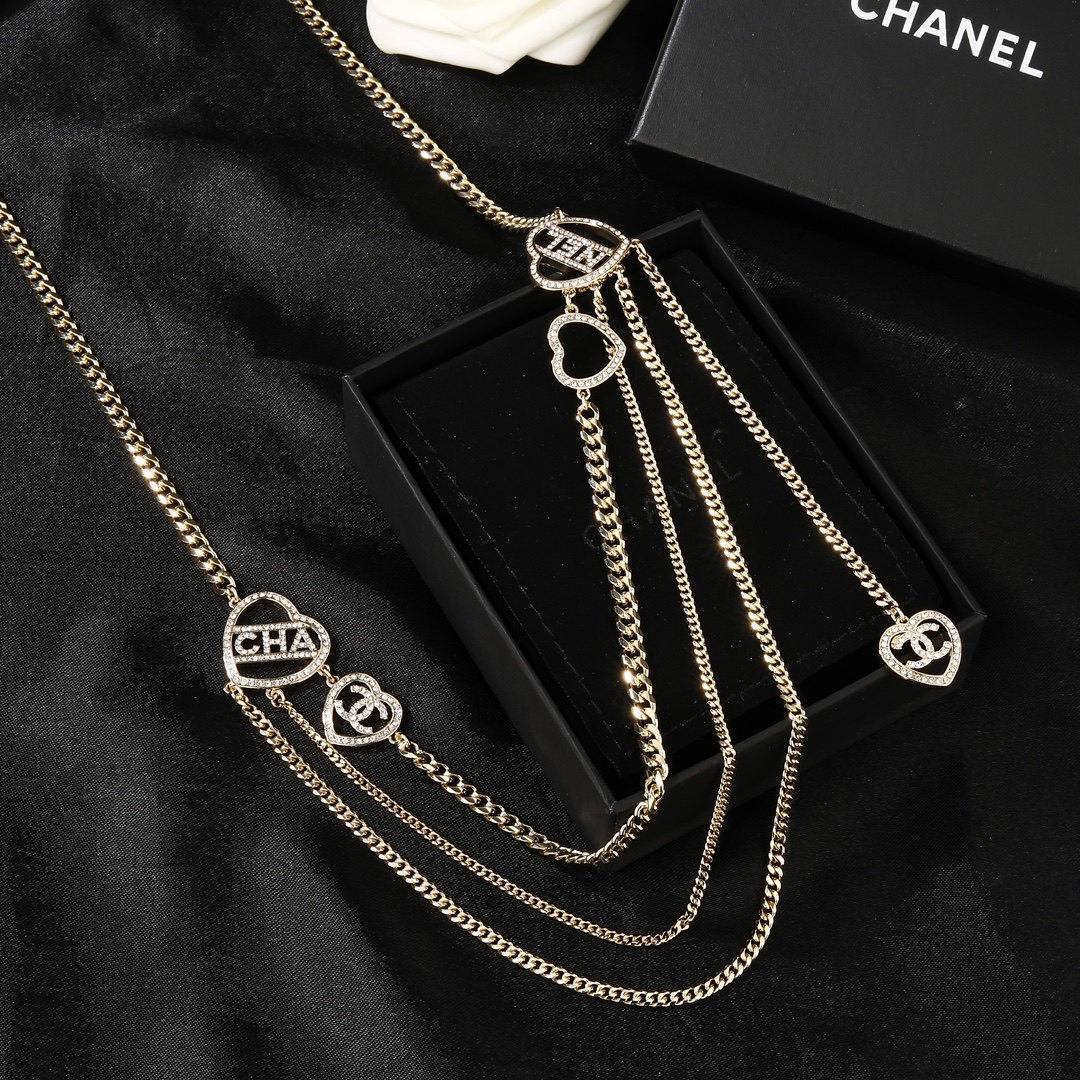 Chanel 高仿愛心鏈條腰鍊 多層次雙C設計百搭款| 10 Chanel 高仿愛心鏈條腰鍊 多層次雙C設計百搭款
