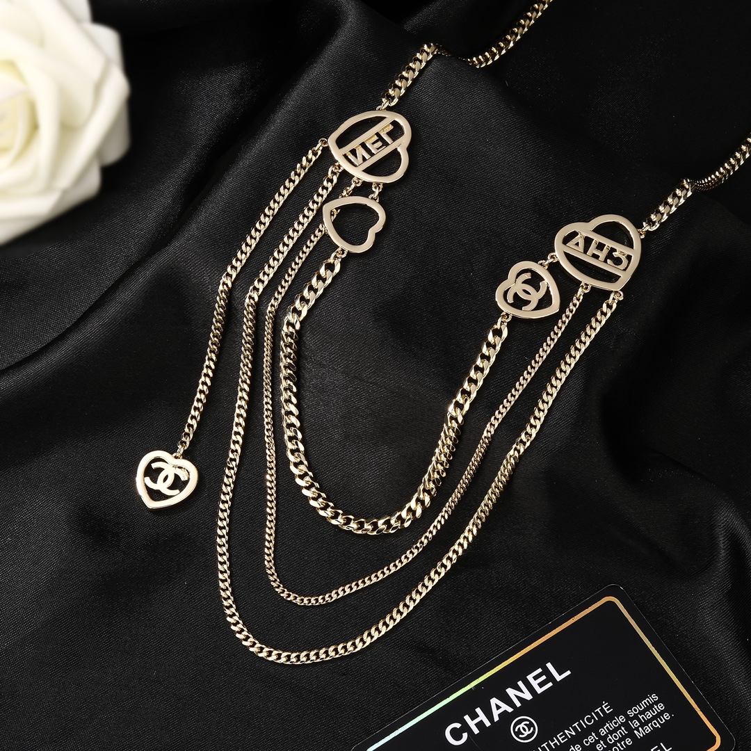 Chanel 高仿愛心鏈條腰鍊 多層次雙C設計百搭款| 8 Chanel 高仿愛心鏈條腰鍊 多層次雙C設計百搭款