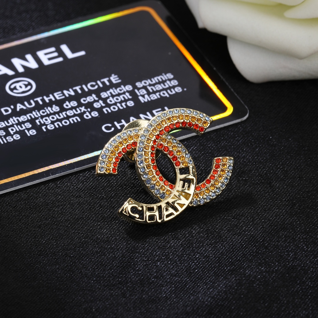 Chanel 高仿彩鑽雙C胸針 女士彩色水鑽徽章造型配件| 11 Chanel 高仿彩鑽雙C胸針 女士彩色水鑽徽章造型配件