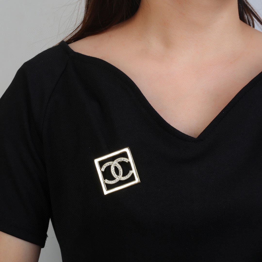 Chanel 高仿方框雙C胸針 金屬框線晶鑽細節女款配件| 13 Chanel 高仿方框雙C胸針 金屬框線晶鑽細節女款配件