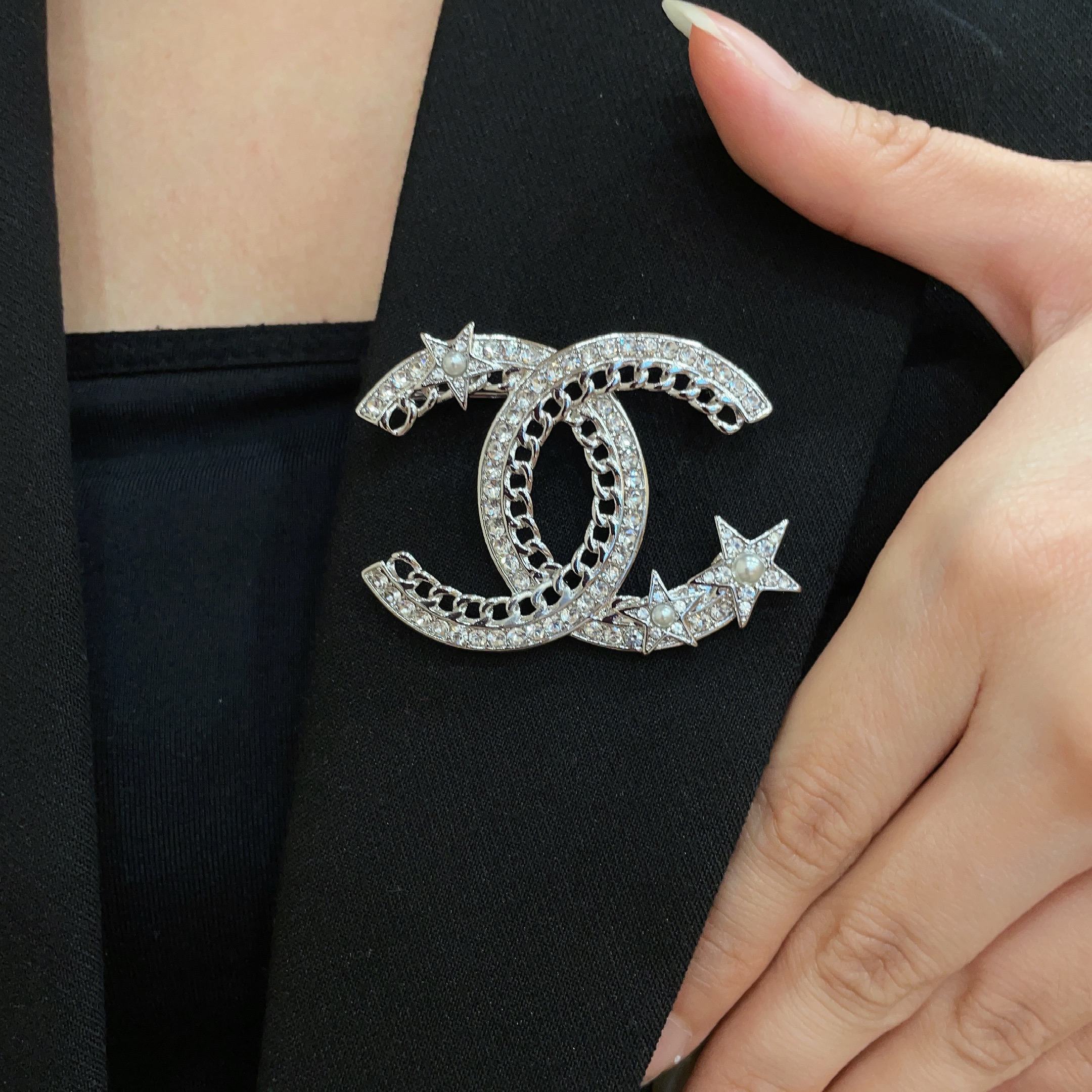 Chanel 高仿銀色星星胸針 鏈條雙C水鑽女款時尚飾品