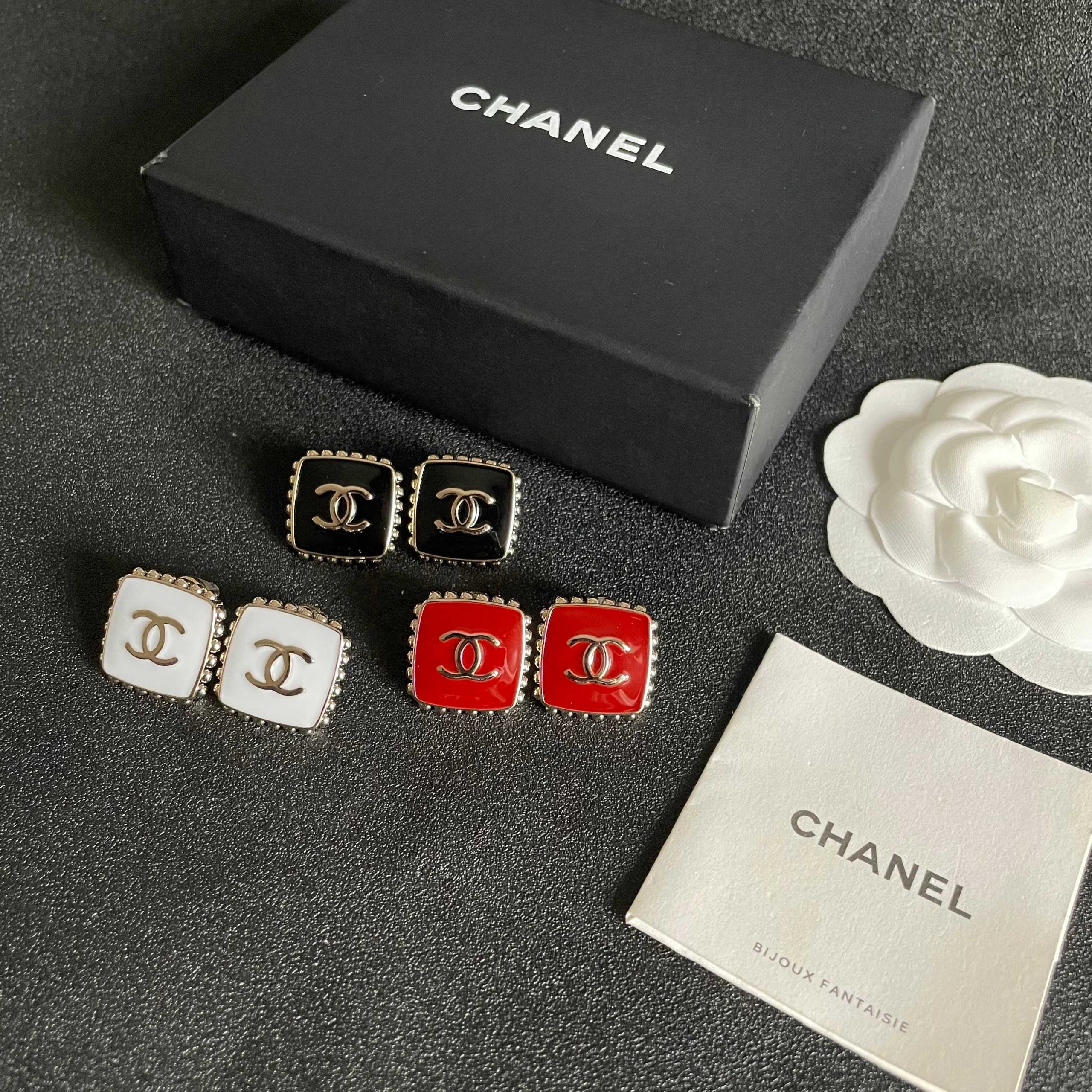 Chanel 原單白瓷方形耳釘 女士經典LOGO邊珠飾框飾品| 15 Chanel 原單白瓷方形耳釘 女士經典LOGO邊珠飾框飾品