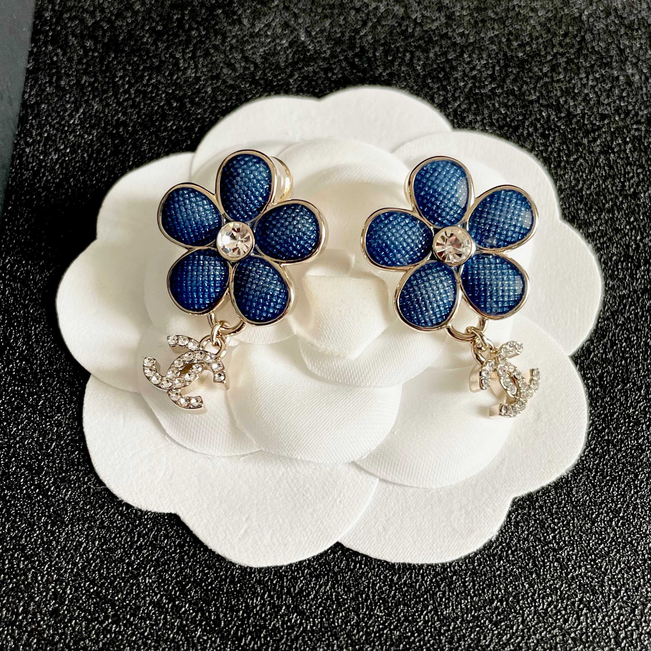Chanel 高仿藍花雙C耳環 水鑽吊飾花瓣耳釘造型飾品| 8 Chanel 高仿藍花雙C耳環 水鑽吊飾花瓣耳釘造型飾品