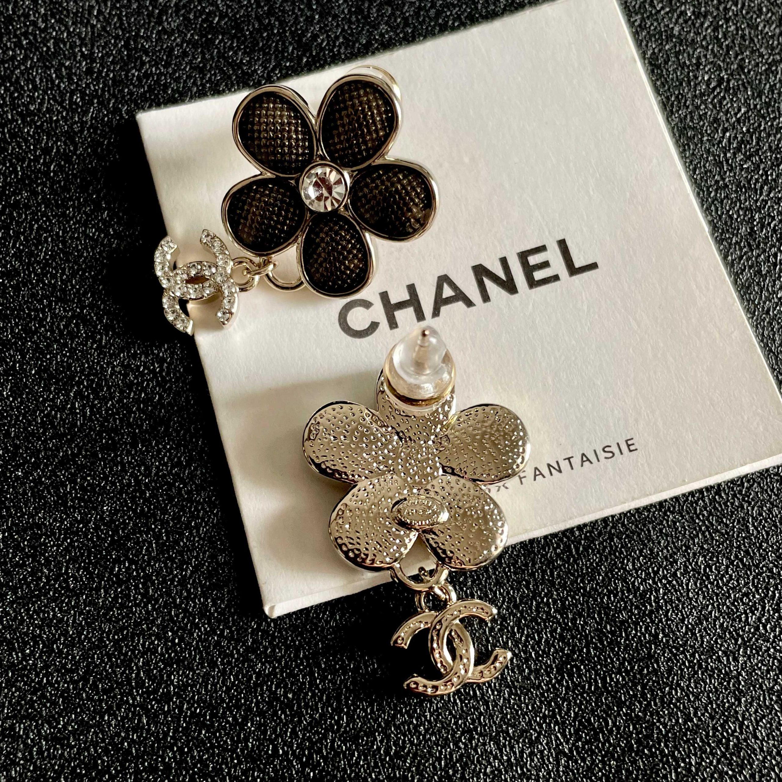 Chanel 一比一黑花雙C耳環 花瓣鑽飾吊墜優雅耳釘| 9 Chanel 一比一黑花雙C耳環 花瓣鑽飾吊墜優雅耳釘