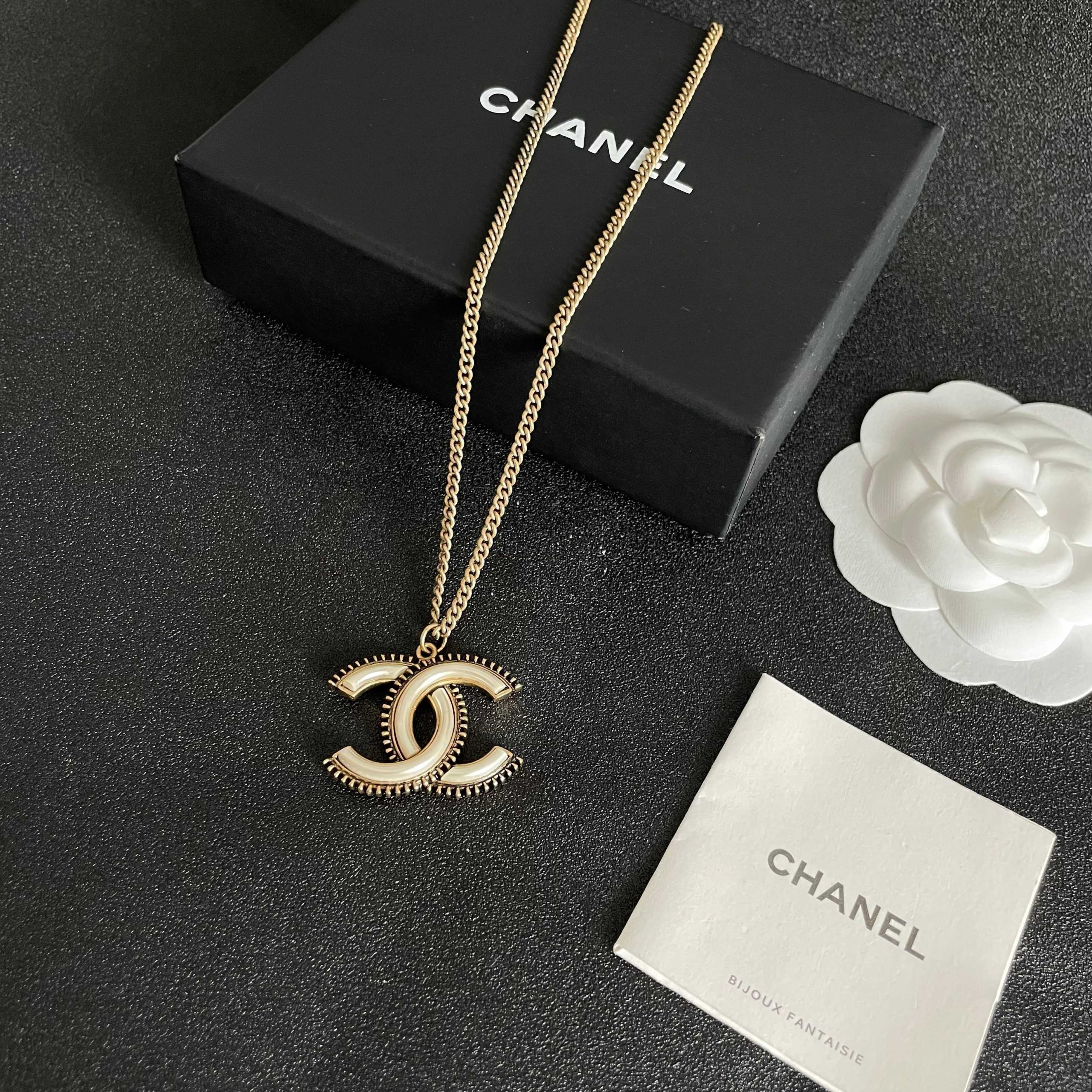 Chanel 原單白邊金雙C項鍊 女士金屬鍊條時尚百搭頸飾| 11 Chanel 原單白邊金雙C項鍊 女士金屬鍊條時尚百搭頸飾