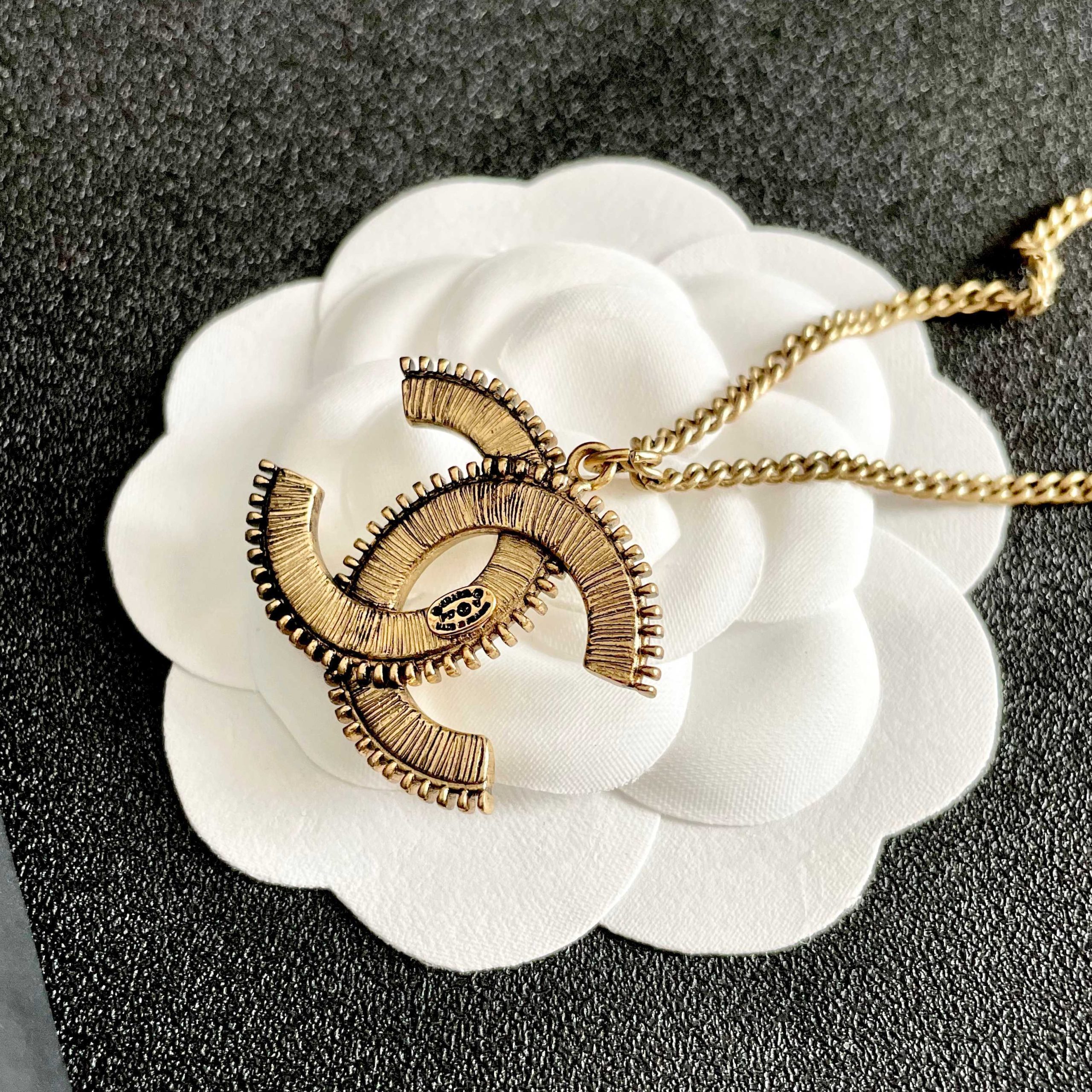 Chanel 原單白邊金雙C項鍊 女士金屬鍊條時尚百搭頸飾| 8 Chanel 原單白邊金雙C項鍊 女士金屬鍊條時尚百搭頸飾