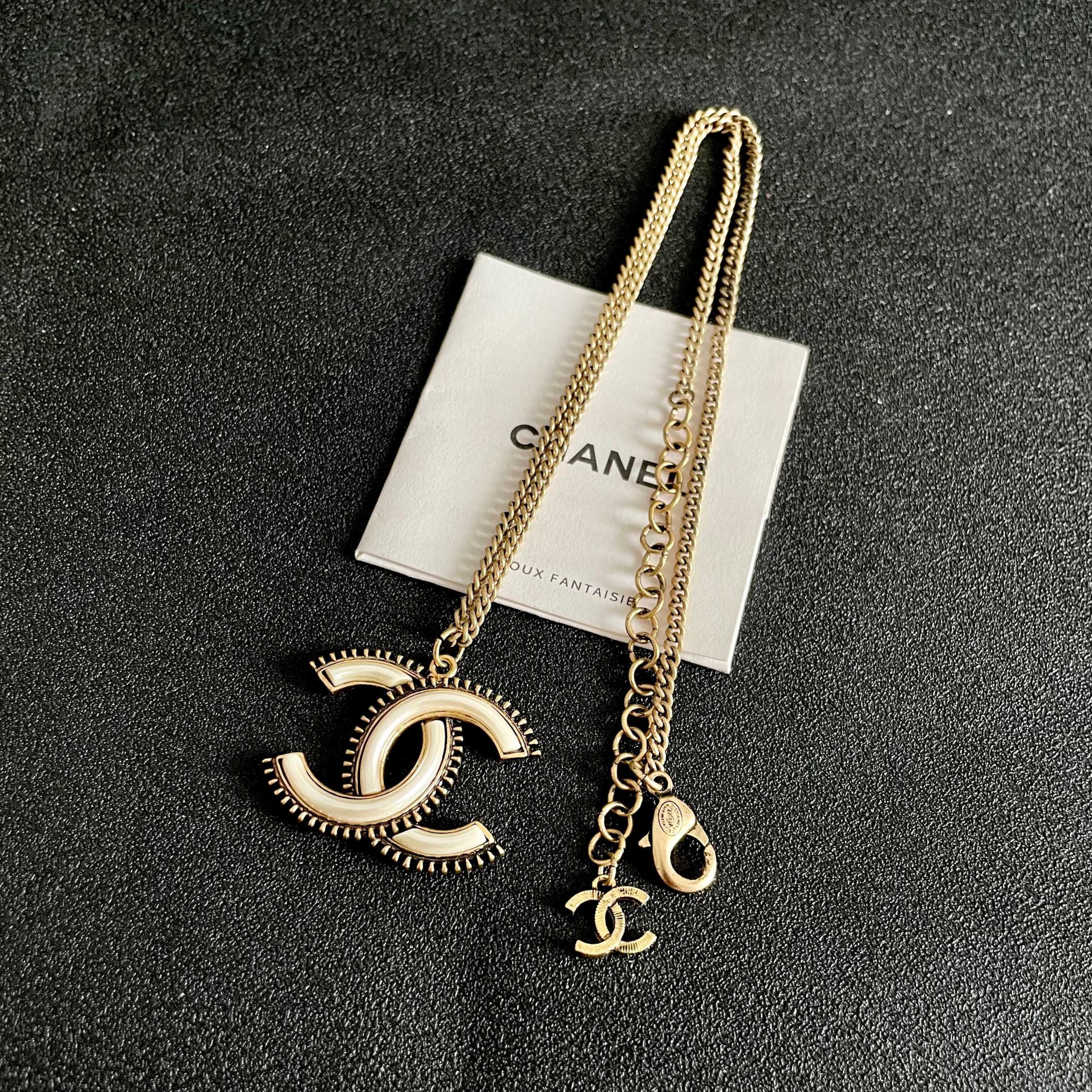 Chanel 原單白邊金雙C項鍊 女士金屬鍊條時尚百搭頸飾| 7 Chanel 原單白邊金雙C項鍊 女士金屬鍊條時尚百搭頸飾