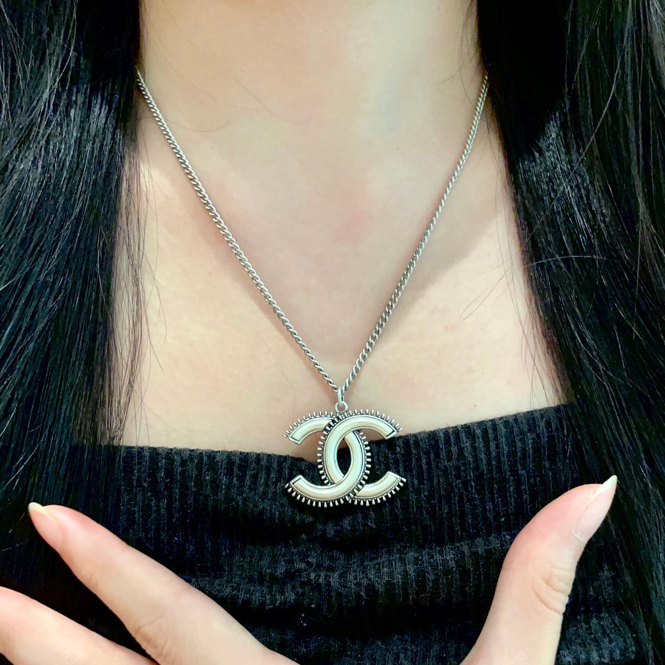 Chanel A貨白邊銀雙C項鍊 百搭金屬LOGO頸鍊女款飾品| 14 Chanel A貨白邊銀雙C項鍊 百搭金屬LOGO頸鍊女款飾品