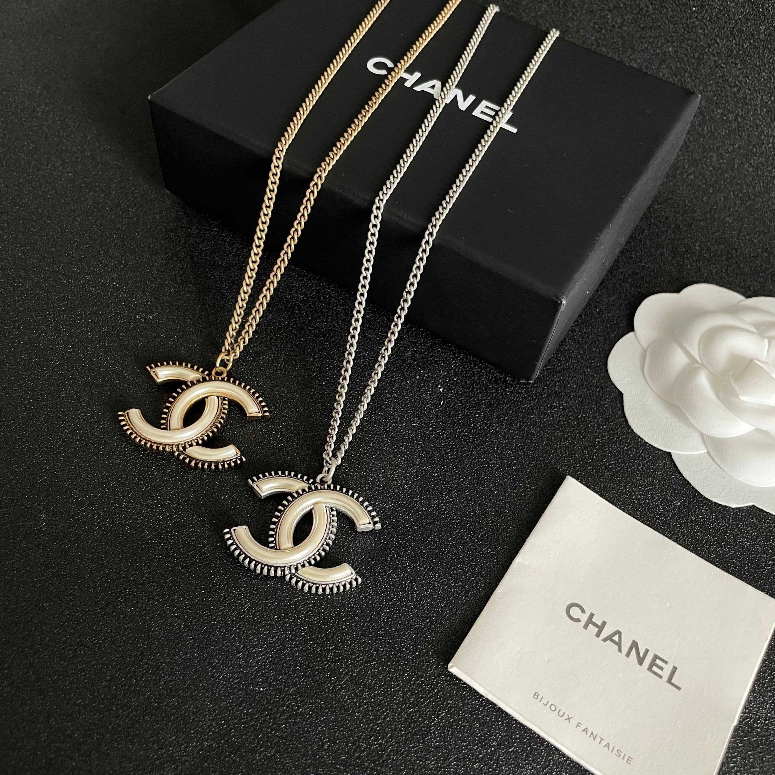 Chanel A貨白邊銀雙C項鍊 百搭金屬LOGO頸鍊女款飾品| 11 Chanel A貨白邊銀雙C項鍊 百搭金屬LOGO頸鍊女款飾品