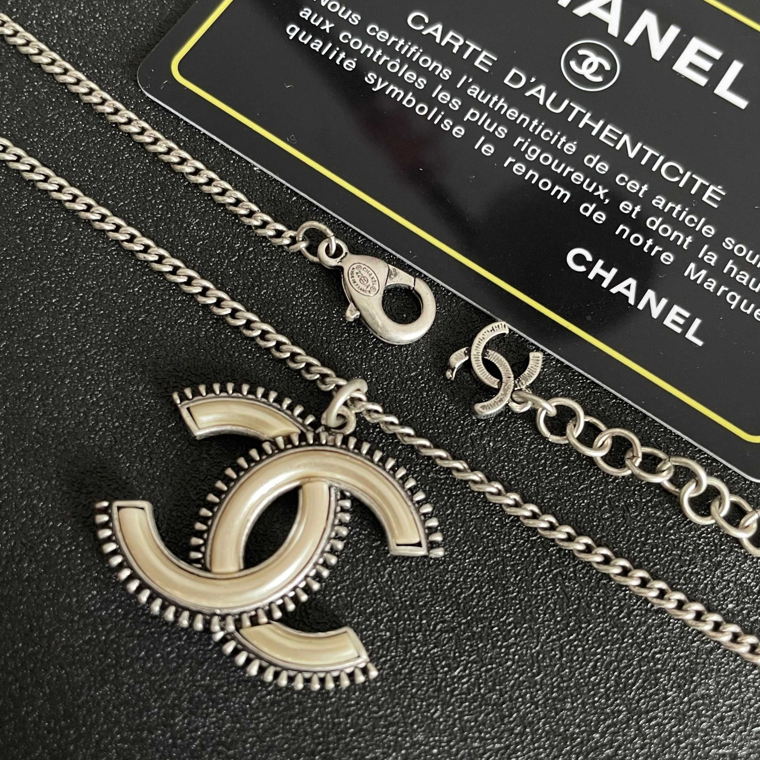 Chanel A貨白邊銀雙C項鍊 百搭金屬LOGO頸鍊女款飾品| 9 Chanel A貨白邊銀雙C項鍊 百搭金屬LOGO頸鍊女款飾品