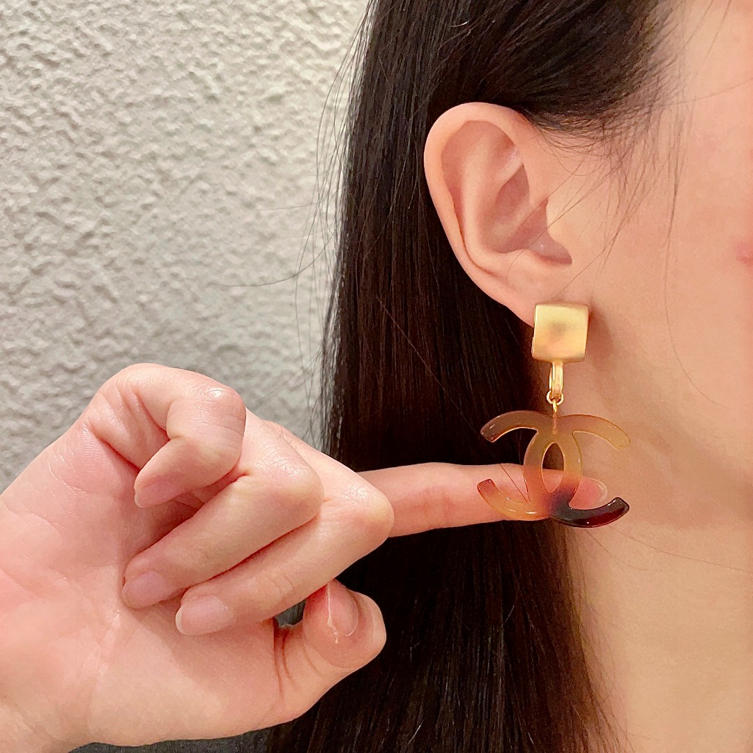 Chanel高仿雙C琥珀色耳環女款幾何造型復古風設計｜歐美奢侈品精品推薦