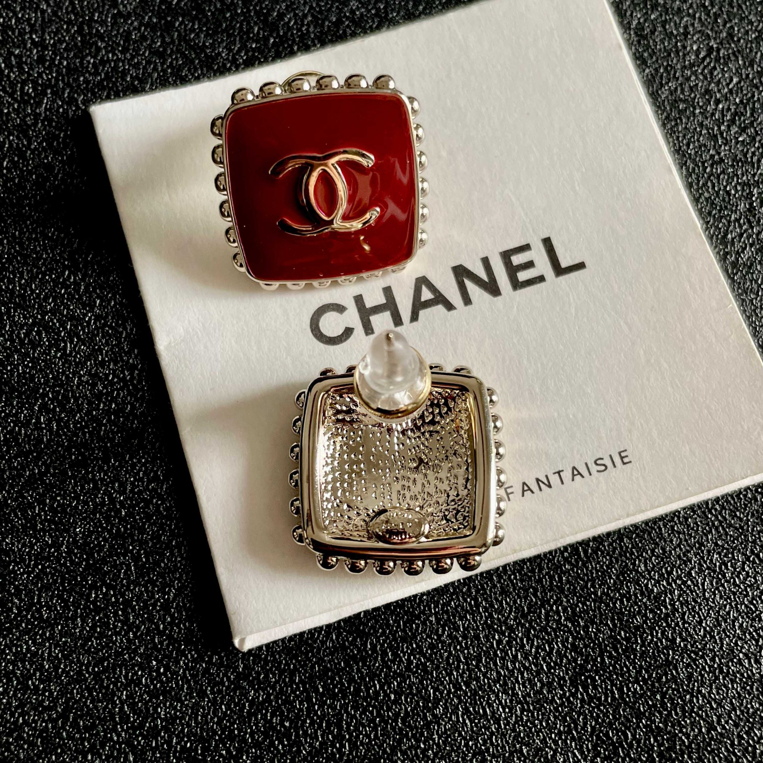 Chanel 高仿方形紅色耳環 雙C立體LOGO設計 時髦吸睛款｜歐美奢侈品精品推薦