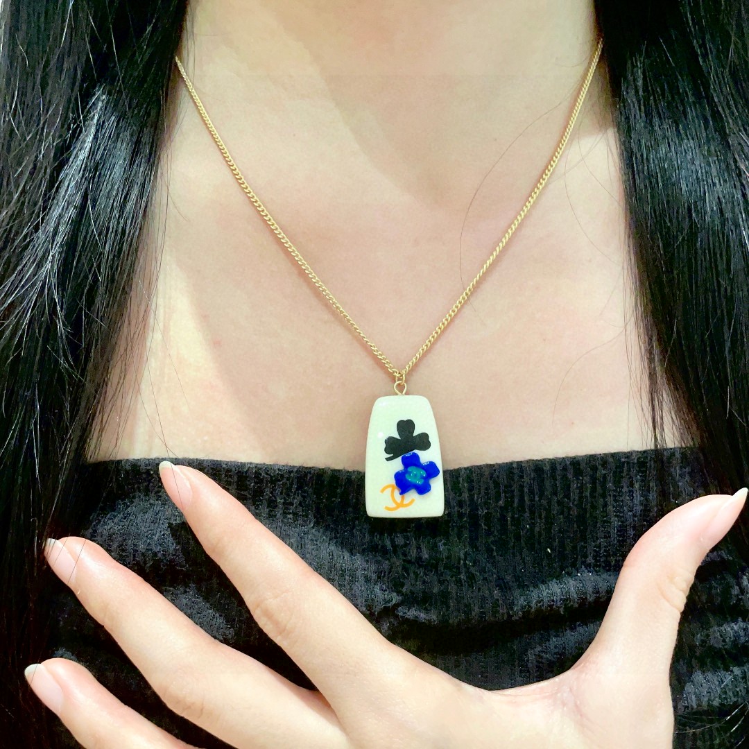 Chanel一比一花牌吊墜項鍊 女款藍花元素質感日系風項飾｜歐美奢侈品精品推薦