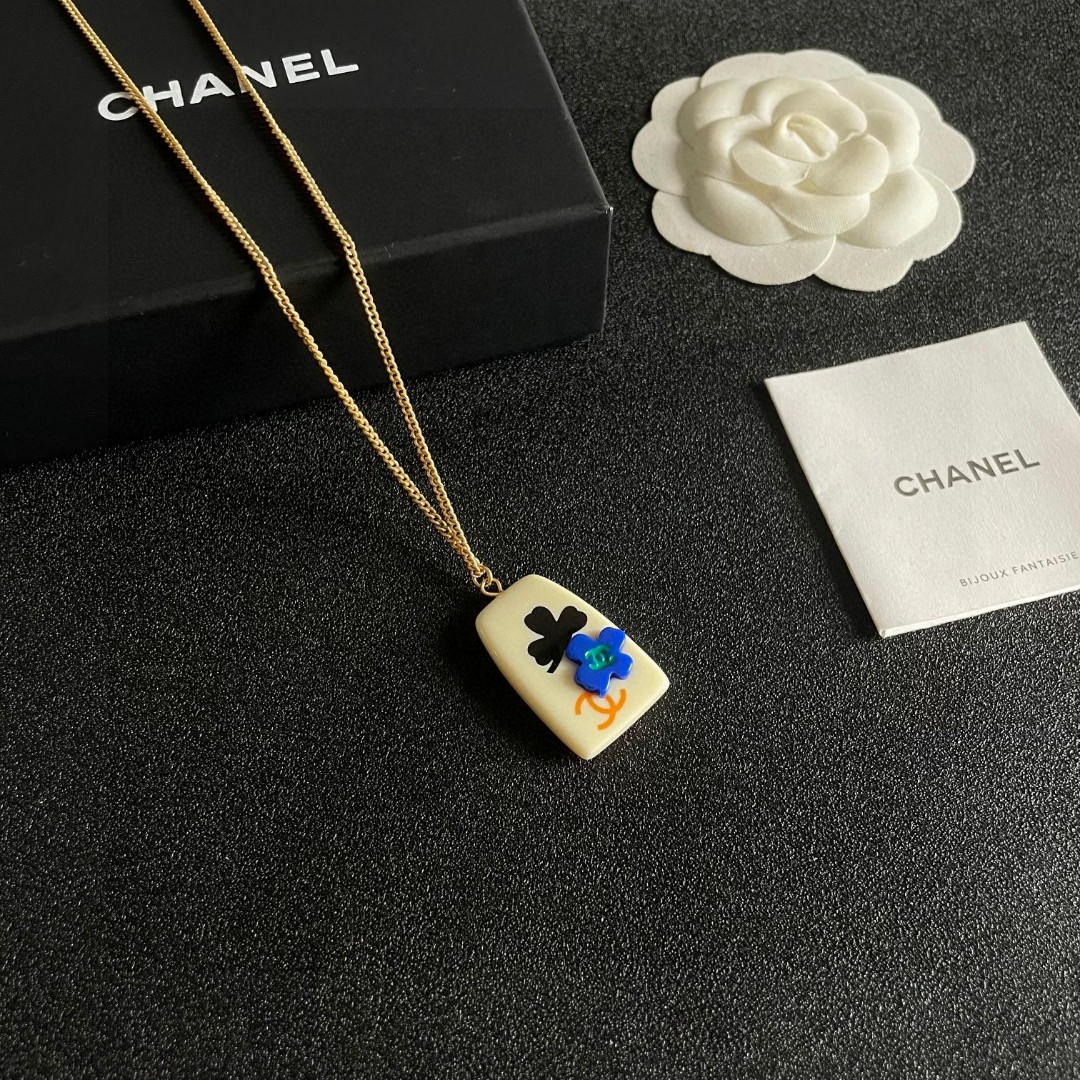 Chanel一比一花牌吊墜項鍊 女款藍花元素質感日系風項飾｜歐美奢侈品精品推薦